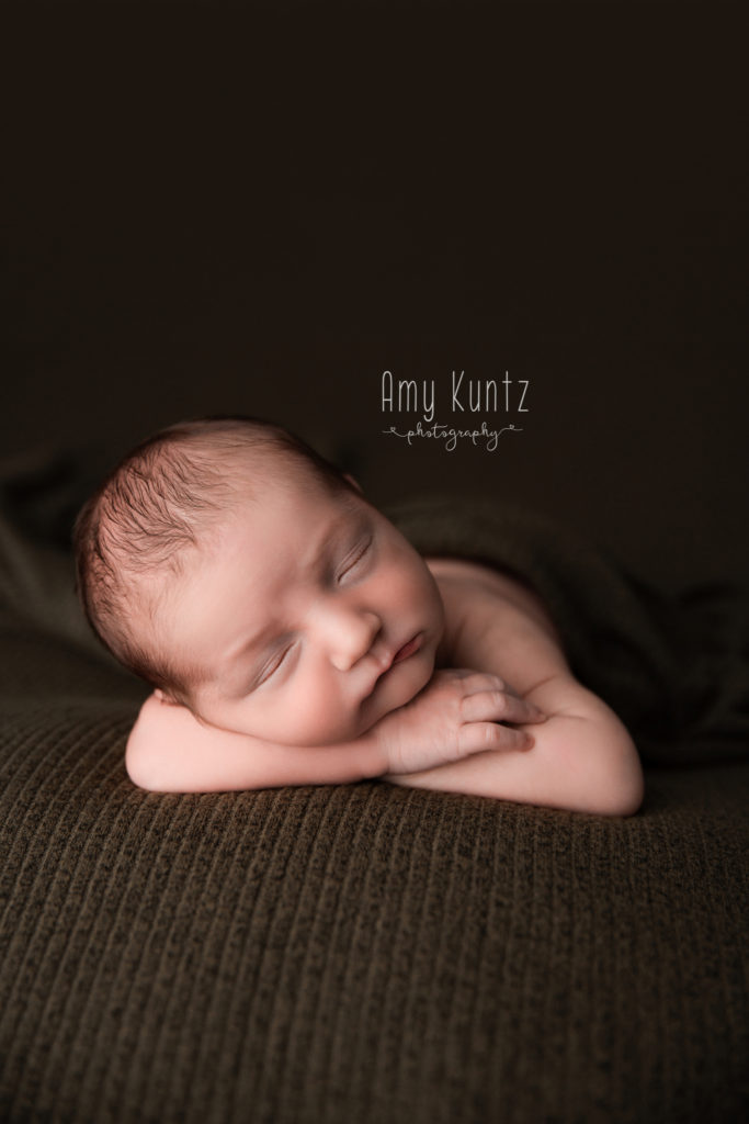 Maternity laying down | Maternity photography studio, Maternity poses,  Maternity photography poses