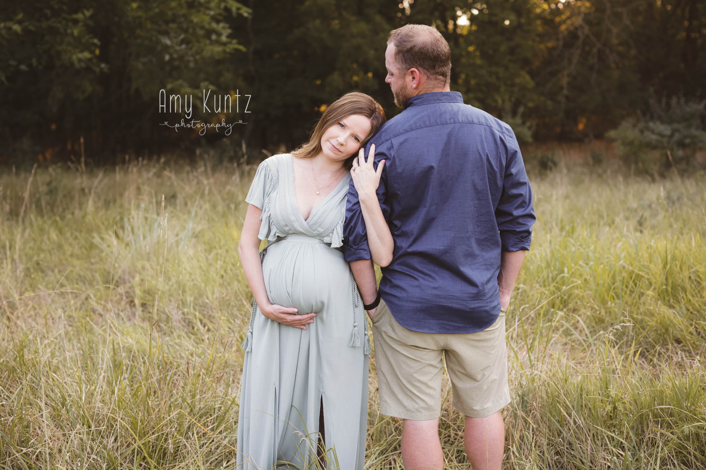 How to Do an Outdoor Maternity Photoshoot